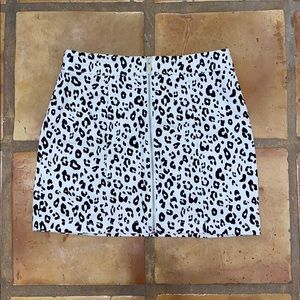 Black and white cheetah front zip skirt